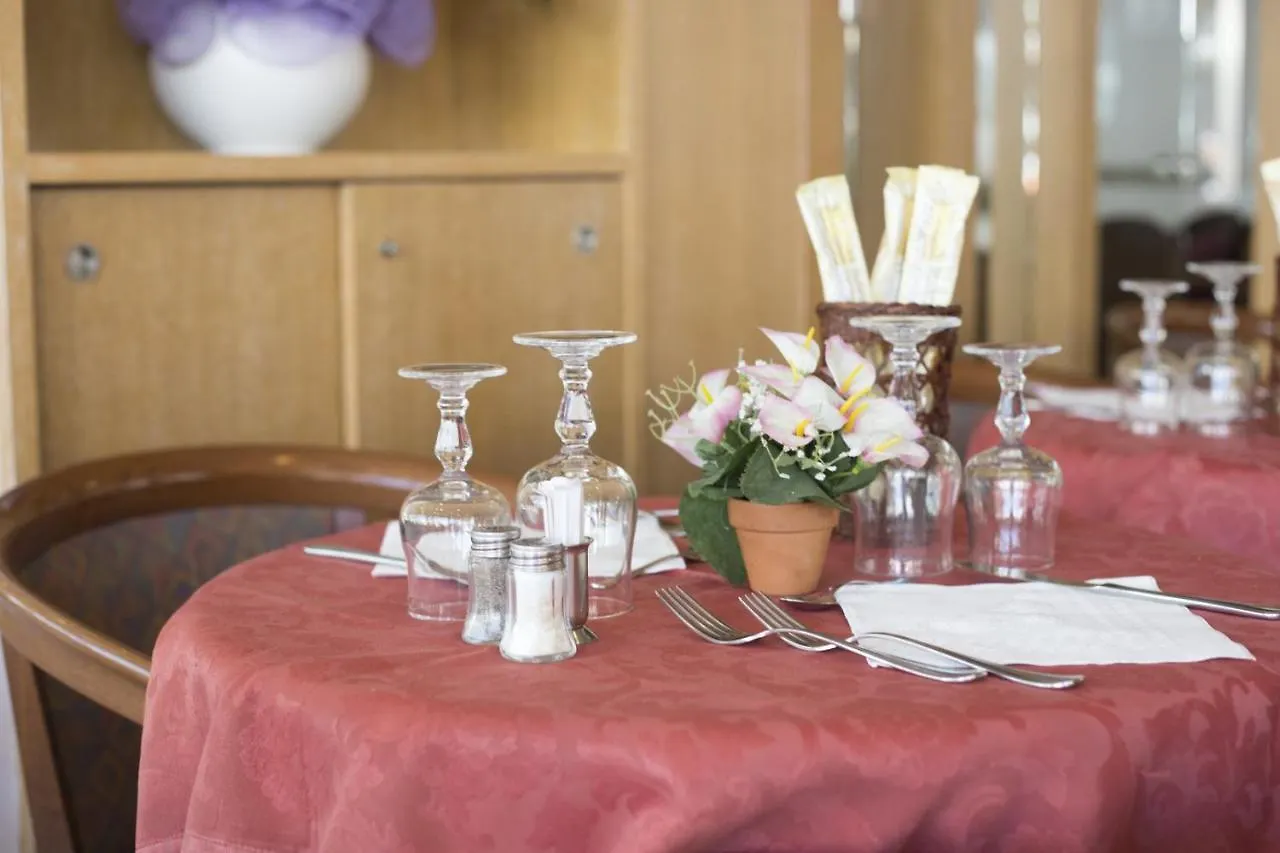 Hotel Desiree تْشيزيناتيكو 3*,  إيطاليا