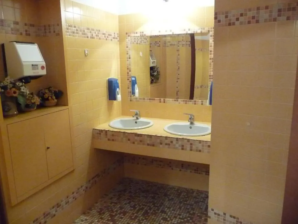 Hotel Desiree تْشيزيناتيكو