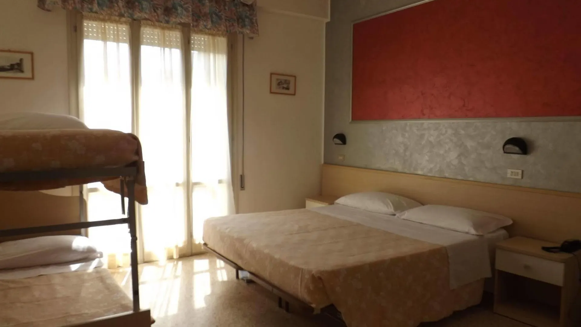 Hotel Desiree تْشيزيناتيكو إيطاليا