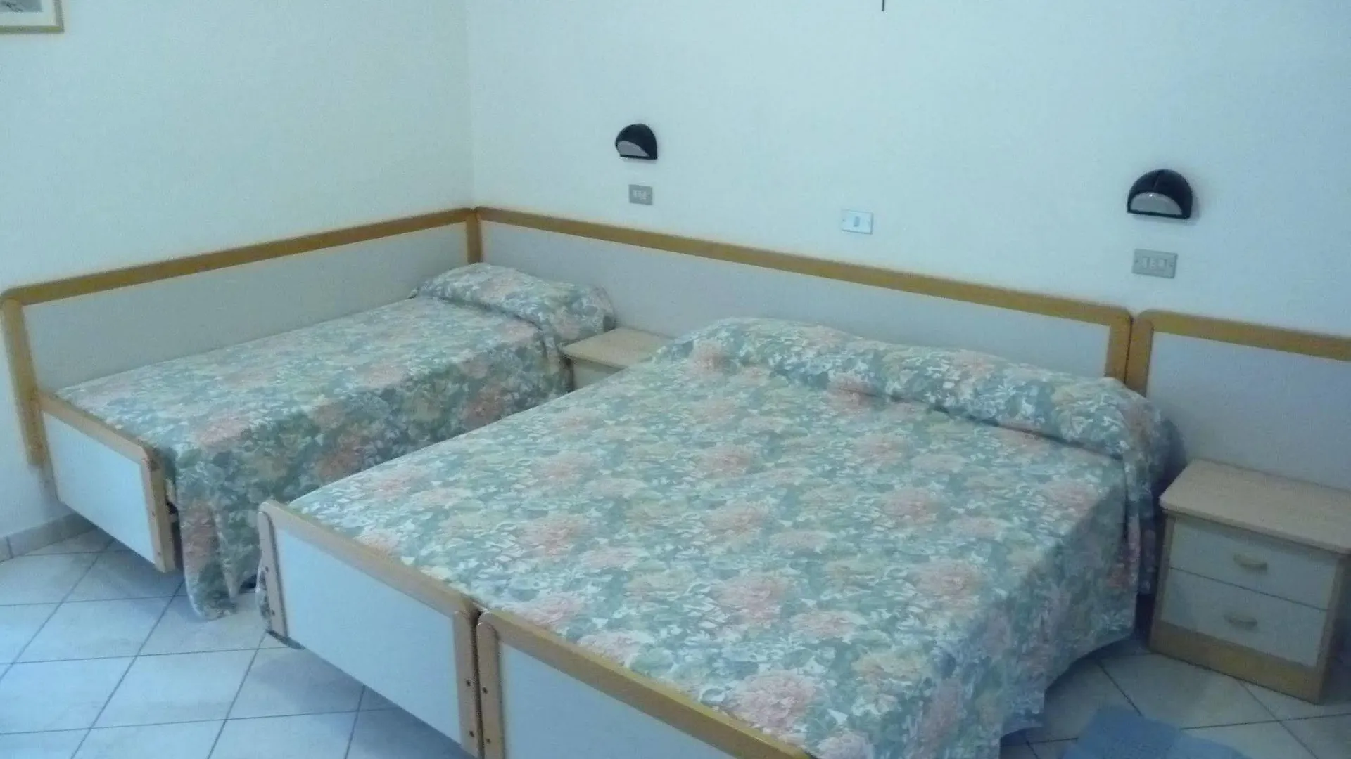 Hotel Desiree 3*, Cesenatico Italy